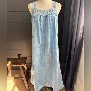 Light Blue Sleeveless Yozly Loungewear Nightgown With Floral Embroidery Medium